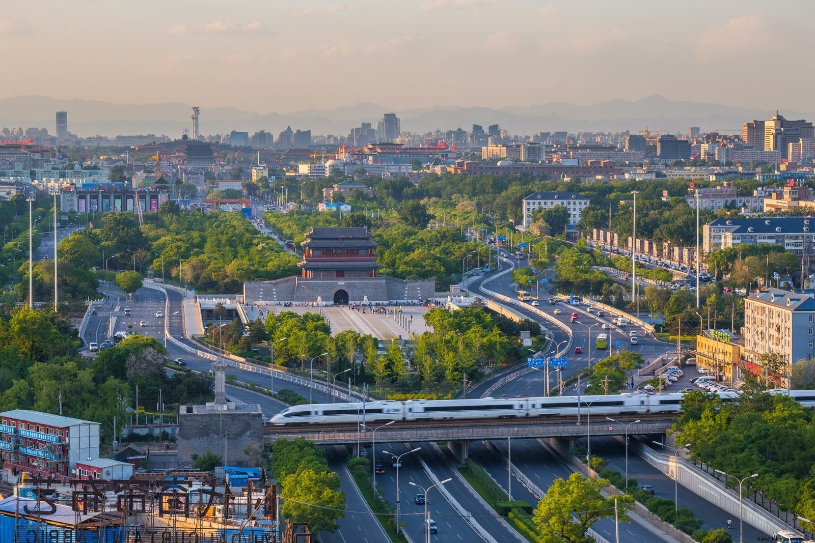 中国で体験する壮大な高速鉄道の旅